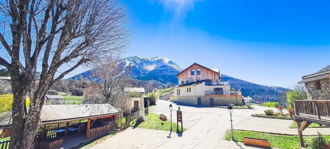 L'Auberge Saint-Vincent-les-Forts エクステリア 写真