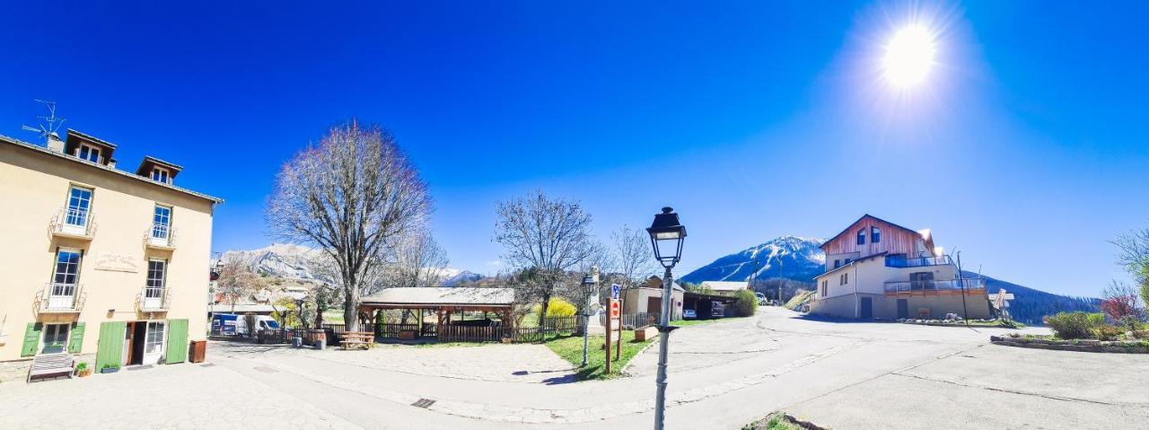 L'Auberge Saint-Vincent-les-Forts エクステリア 写真
